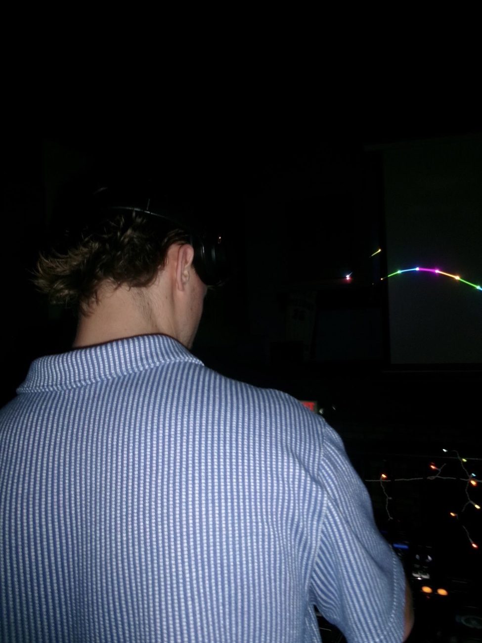 Stoakley behind the decks mid-set