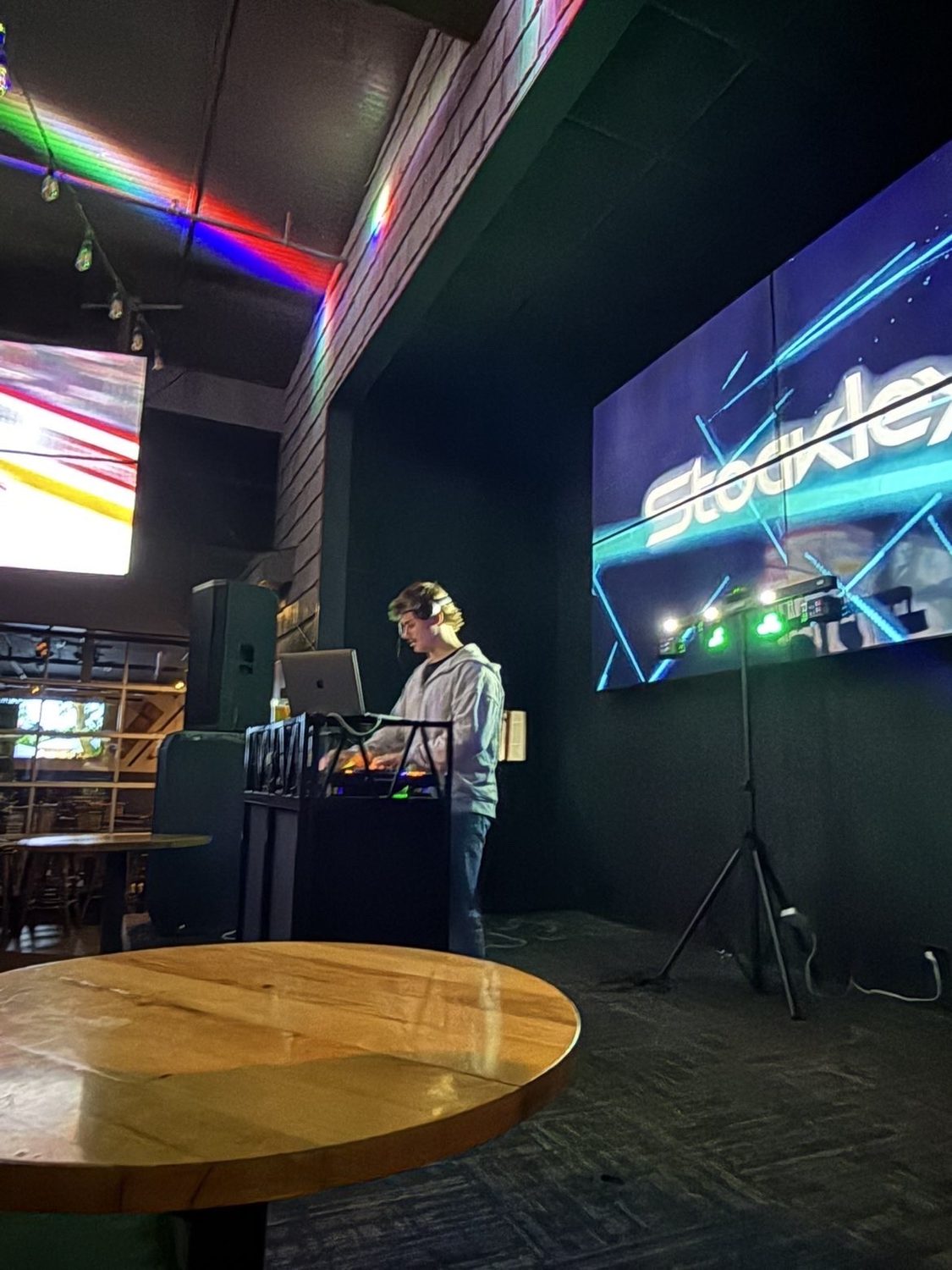 Stoakley playing a set with his name on the big screen